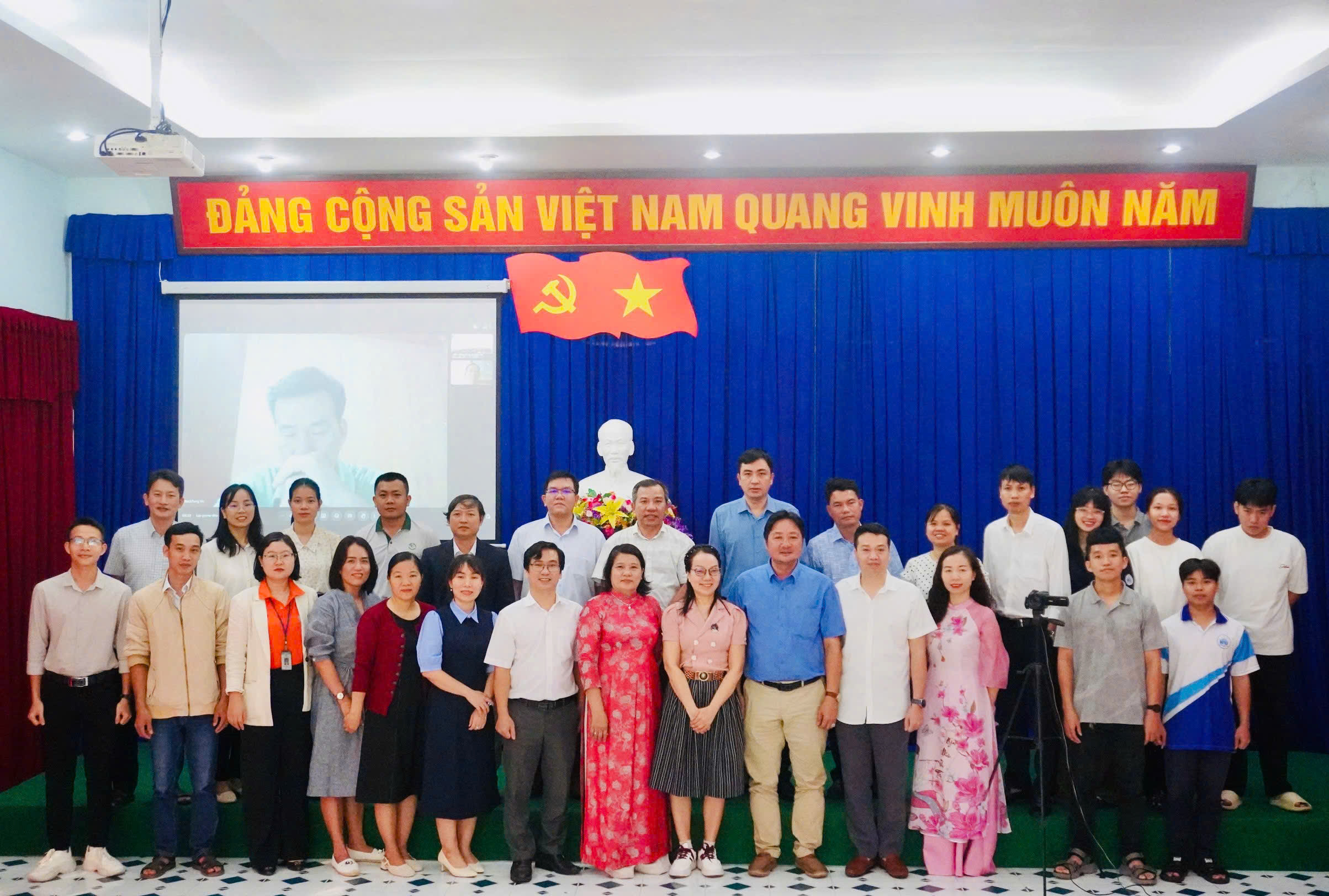 Tham vấn ý kiến các bên liên quan nhằm rà soát chương trình đào tạo công nghệ sinh học bậc đại học