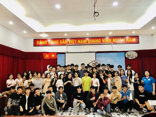 Giao lưu học tập trong học phần Môi trường & Phát triển