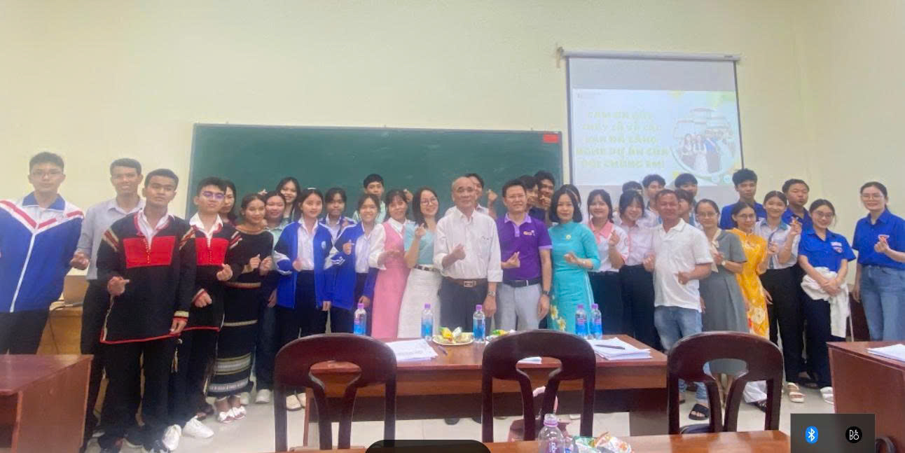 Viện CNSH & MT tổ chức chấm các sản phẩm thi Chung kết - Cuộc thi Môi trường xanh năm 2025